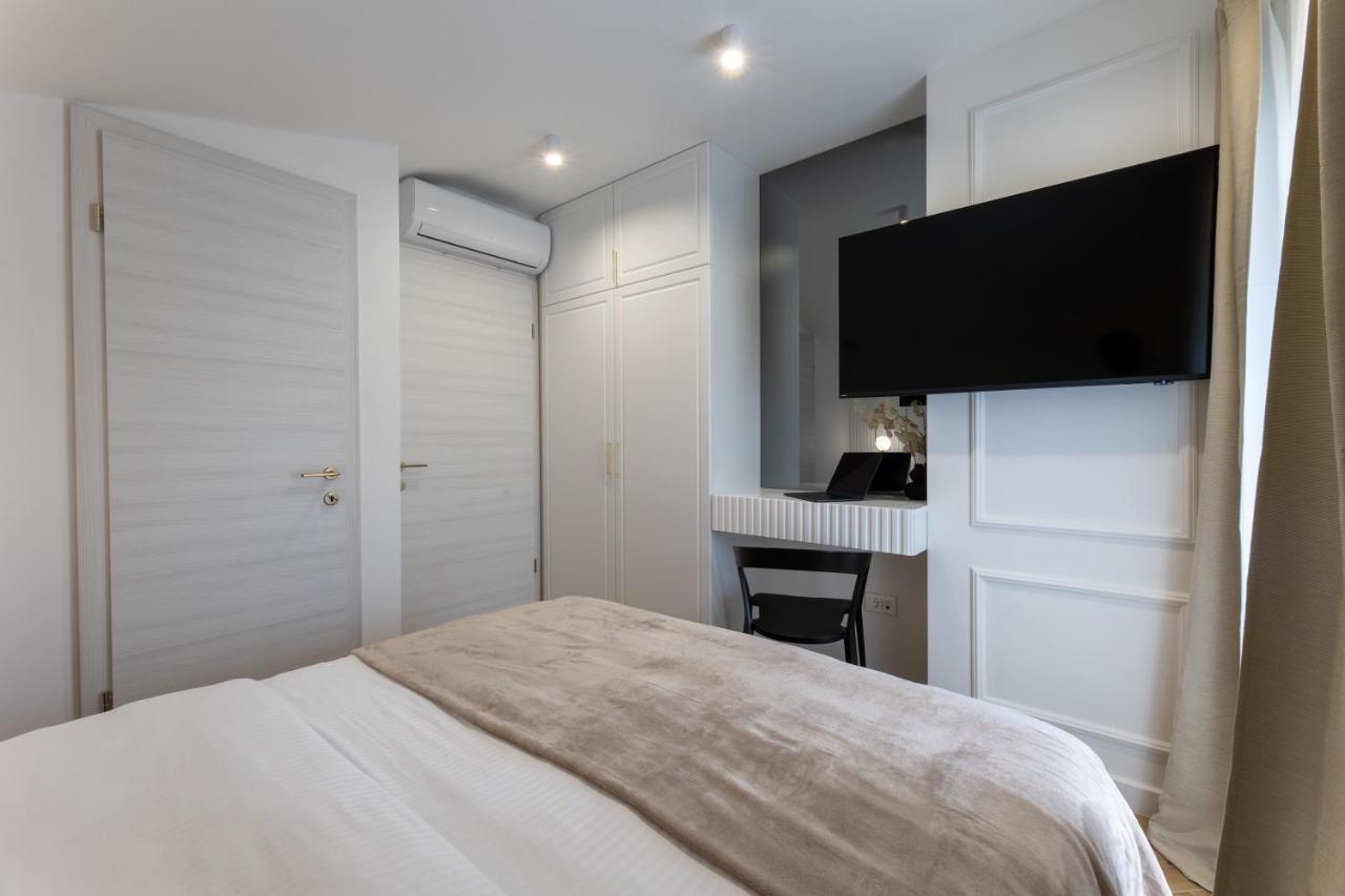 Palace Luxury Rooms Split Exterior photo